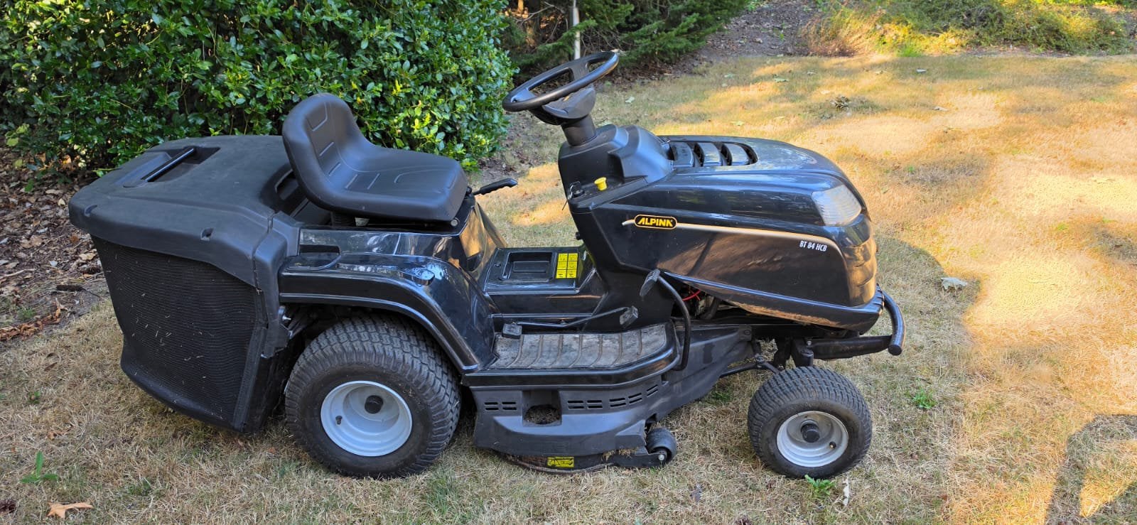 Zitmaaier Alpina BT 84 HCB (Briggs & Stratton), Gebruikt, Benzine-grasmaaier, 50 cm of meer, Opvangbak