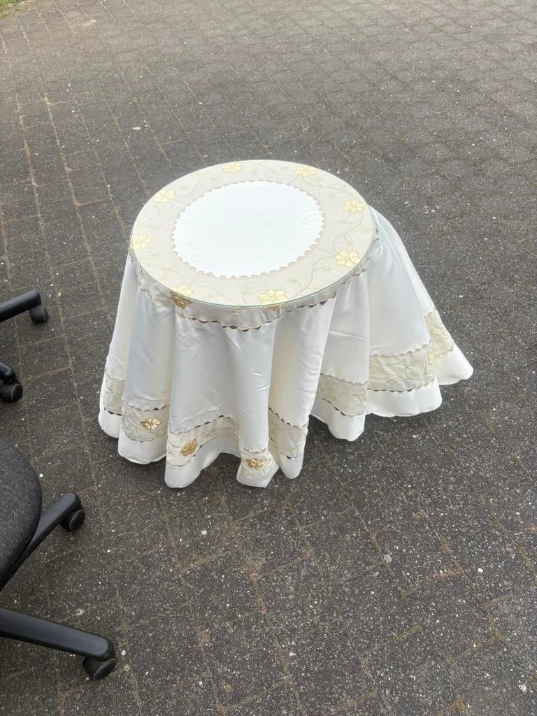 Dringend gratis af te halen 2 buro stoelen en buro tafeltje, Huis en Inrichting, Ophalen, Gebruikt