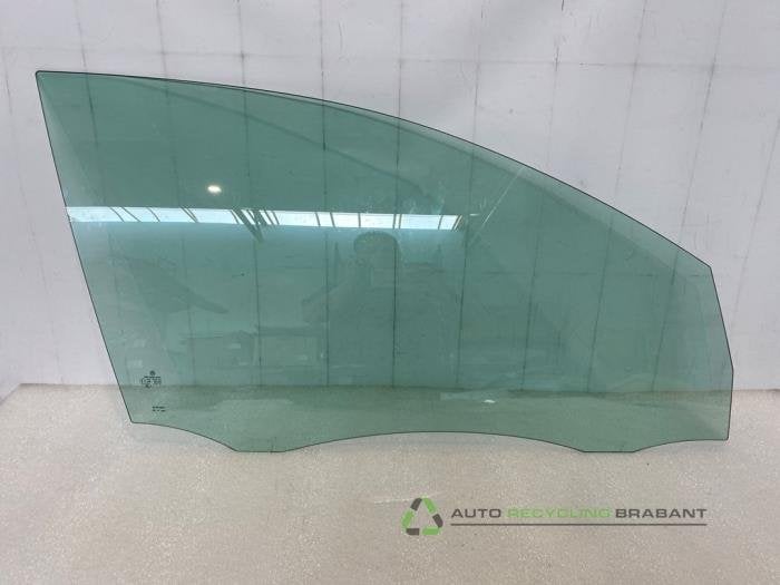Vitre portière 4portes avant droite d'un Volkswagen Golf, Autos : Pièces & Accessoires, Volkswagen, -, 3 mois de garantie, Utilisé