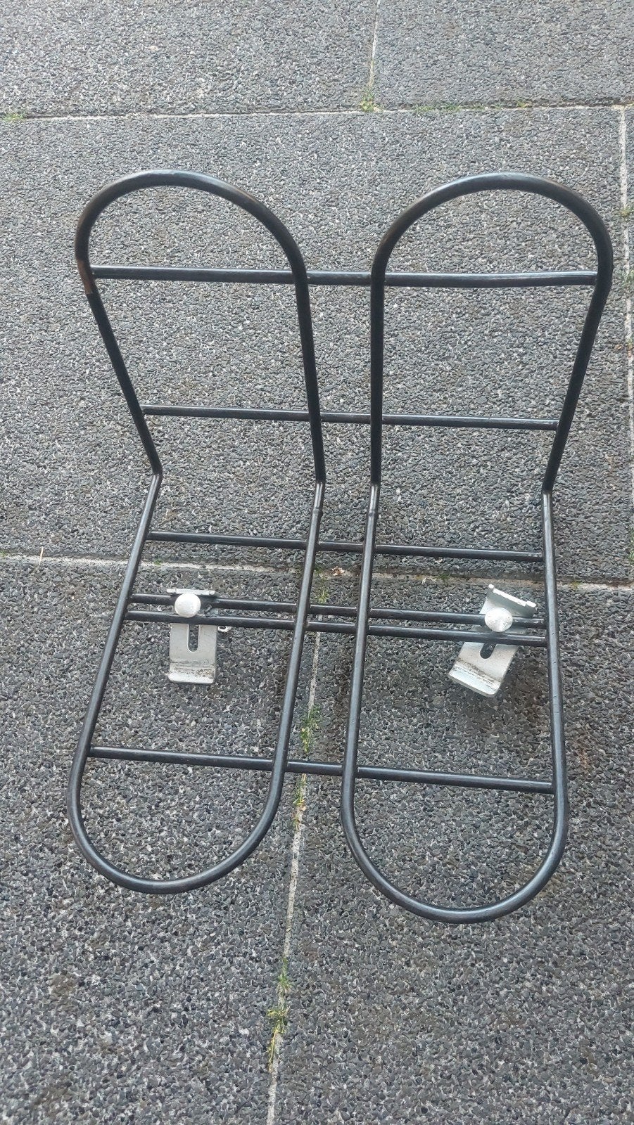 Porte-cartable, Enlèvement