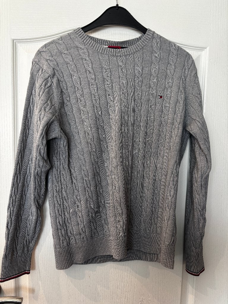 Tommy Hilfiger grijze kabelpull in goede staat Medium, Vêtements | Hommes, Pulls & Vestes, Gris, Enlèvement ou Envoi, Tommy hilfiger