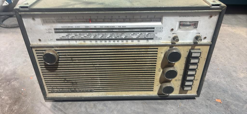Radio, Enlèvement, Comme neuf