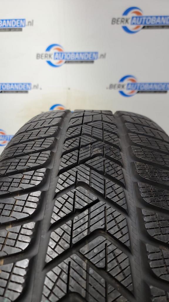 2x Pirelli Scorpion Winter (DEMO) 255/50 R19 103T 255/50/19, Auto-onderdelen, Banden en Velgen, Band(en), Winterbanden, 19 inch
