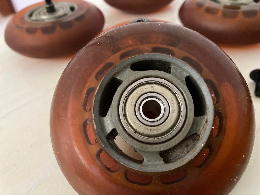 8 x roues de skate en ligne ABEC-5 avec roulements à billes, Sports & Fitness, Patins à roulettes alignées, Comme neuf, Roues ou Roulements