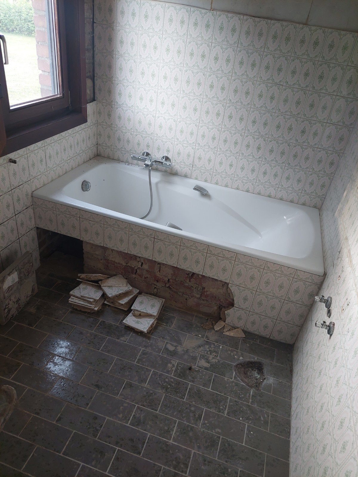Bad + lavabo + WC / gratis, Ophalen
