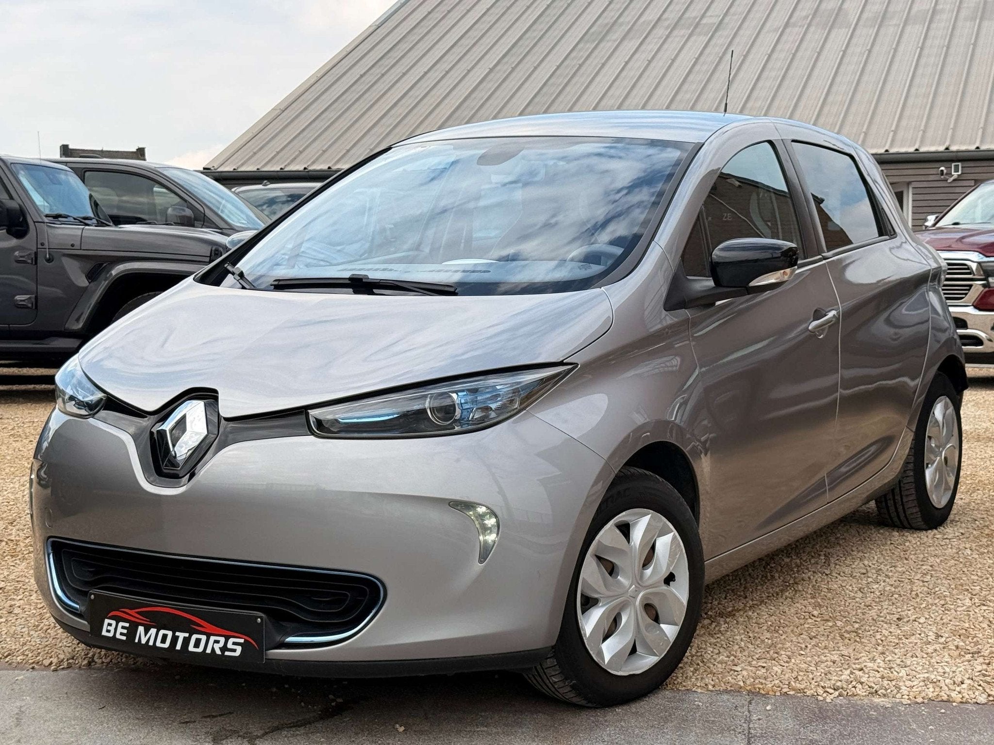 Renault ZOE Q210 43KW - 22 kWh - 88CV - R240 *BATTERIE ACHET, Auto's, Stof, Regensensor, 65 kW, 5 deurs