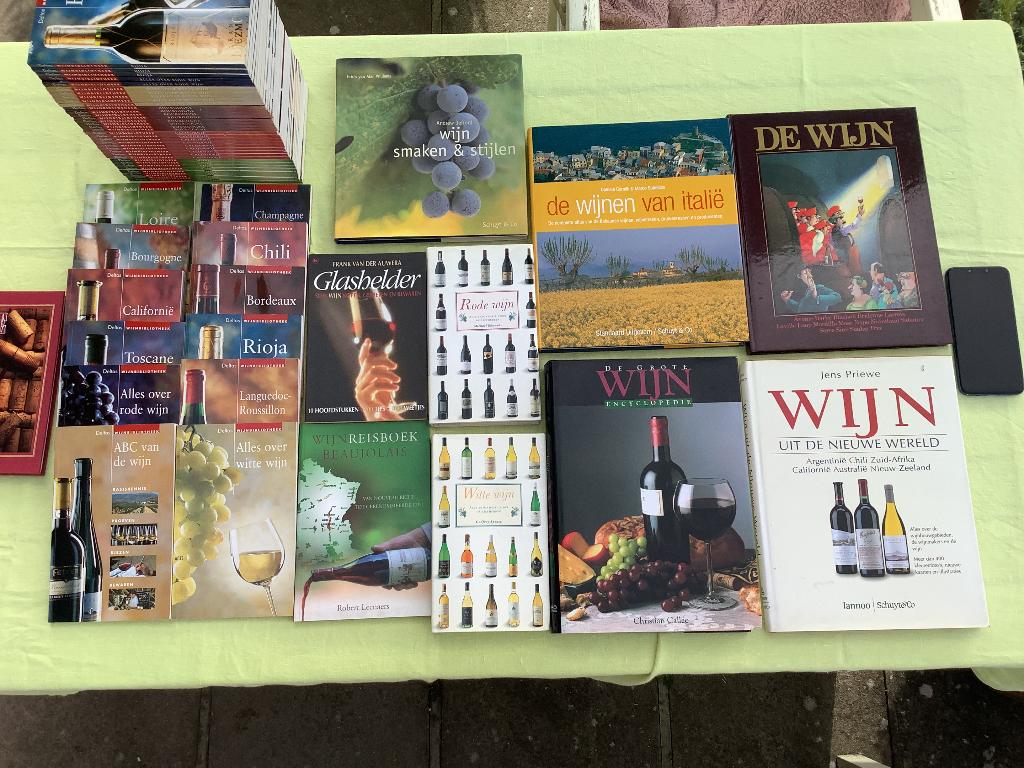 Wijn boeken, Verzamelen, Ophalen, Zo goed als nieuw