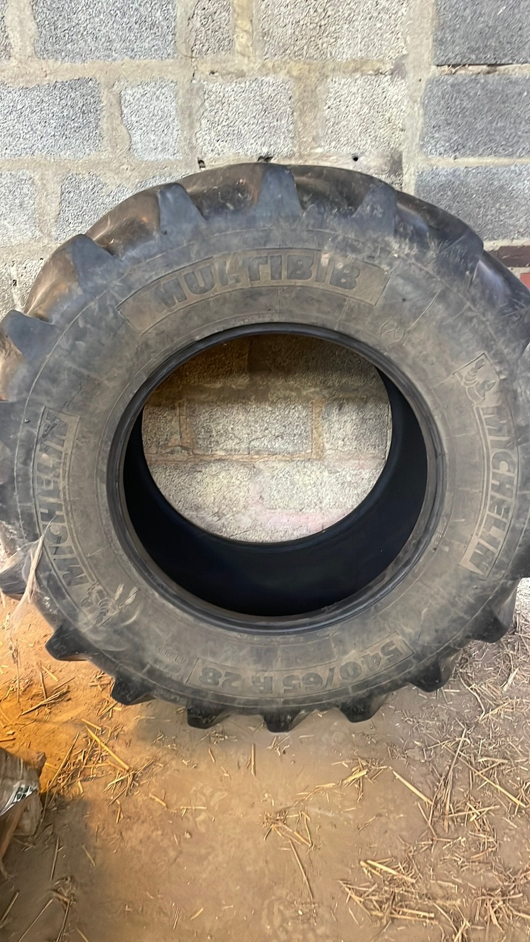 Band 540/65/r28 Michelin, Zakelijke goederen, Ophalen