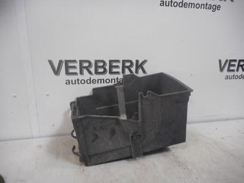 ACCUBAK Ford Focus 2 (01-2004/09-2012), Henry-Ford-Straße 1 50735 Köln, DE, Ford-Werke GmbH, Kunden@ford.com, Ford