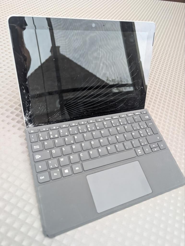 Surface Go 2 avec écran cassé, Informatique & Logiciels, Windows Tablettes, 10 pouces, Microsoft Surface, Enlèvement, 128 GB