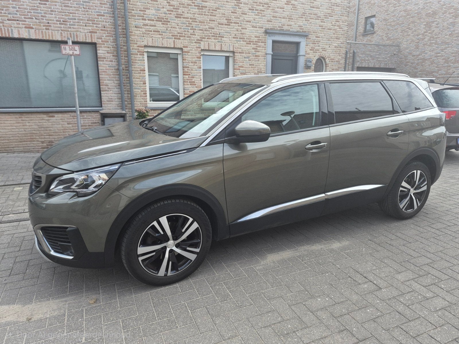 Peugeot 5008, allure, 1.2 puretech 8-traps automaat, Auto's, Euro 6, Leder en Stof, 7 zetels, Grijs