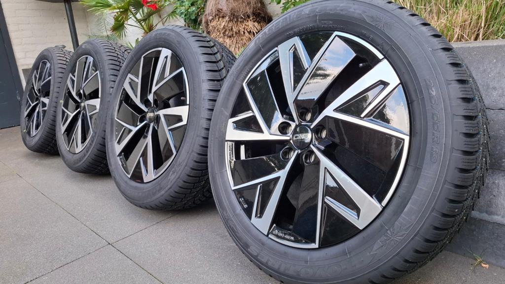 Pneus d'hiver CMS C32 Aero 5x114.3 225-55-19 5x114.3, Autos : Pièces & Accessoires, Neuf, Pneus hiver, Véhicule de tourisme, Pneu(s)