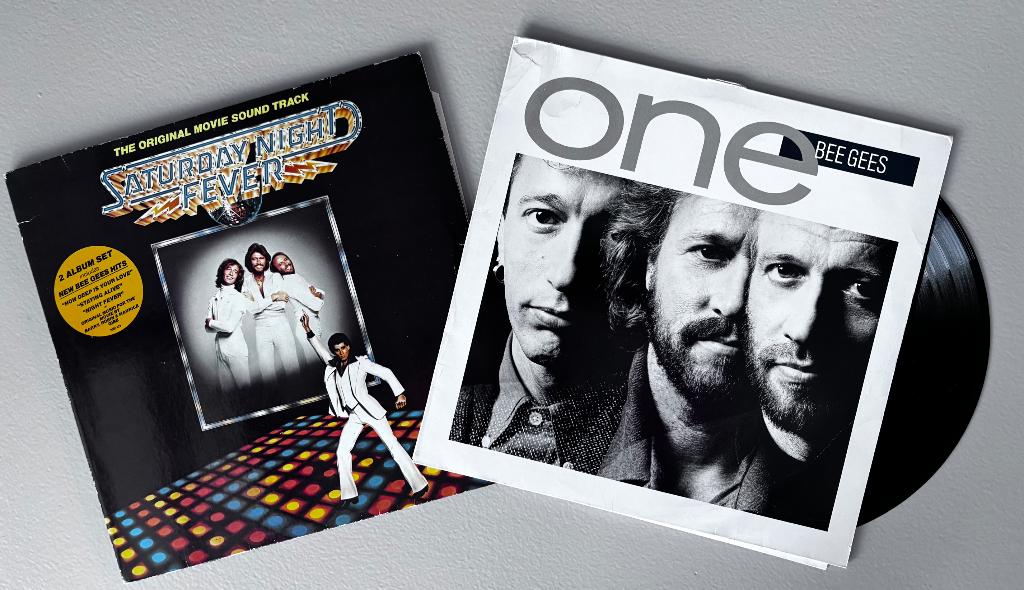 Bee Gees vinyl pakket: LP one + 2 LP Saturday Night Fever, Ophalen of Verzenden