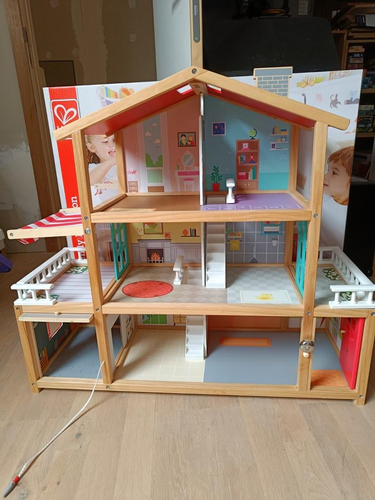 Poppenhuis Hape, Ophalen, Poppenhuis