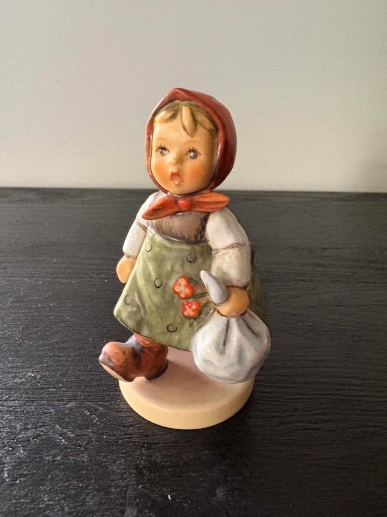 Hummel Goebel Grandma's girl, Ophalen of Verzenden, Hummel