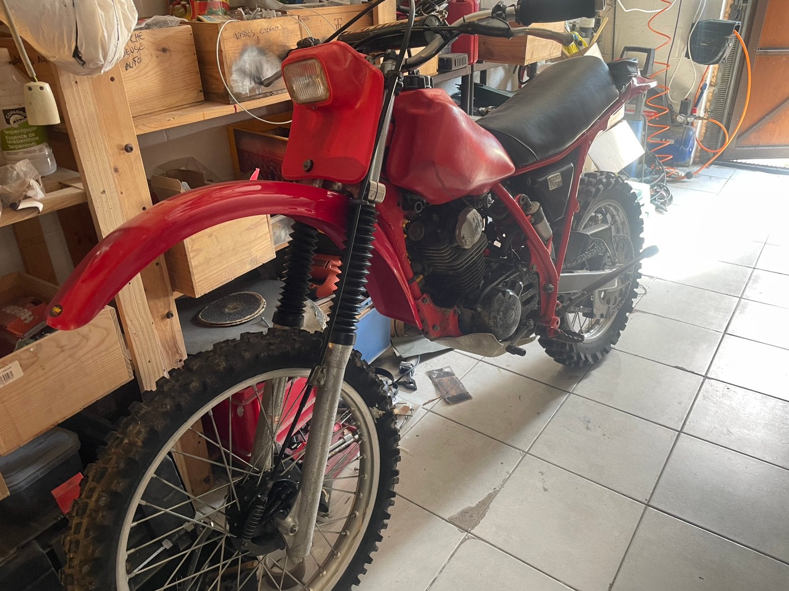 Honda xr 200 uit 1982 met papier, Fietsen en Brommers, Ophalen