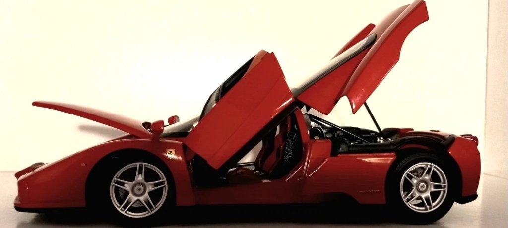 1/18 Ferrari Enzo Club Edition 2002 Hotwheels, Enlèvement ou Envoi, Comme neuf, Voiture, Hot Wheels