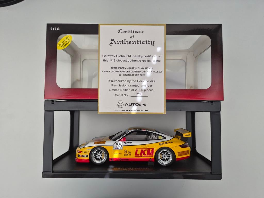 AUTO Art 1/18 Porsche 911 (997) GT3 Carrera Cup Asia 80785, Ophalen of Verzenden, Zo goed als nieuw, Auto, Autoart