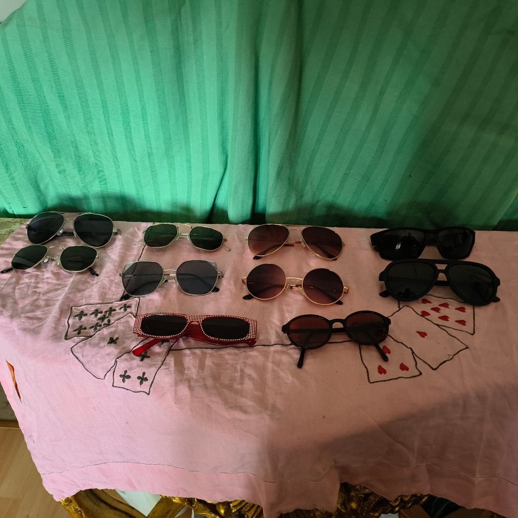 10 paar verschillende zonnebrillen (ideaal voor rommelmarkt), Ophalen of Verzenden, Gebruikt, Zonnebril