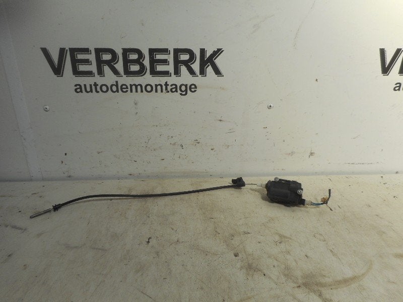VEROUILLAGE CENTRALISEE CARBURANT FLAP Opel Astra H (L48), Opel, Opel Automobile GmbH, Utilisé, Kontakt-opel@opel.com