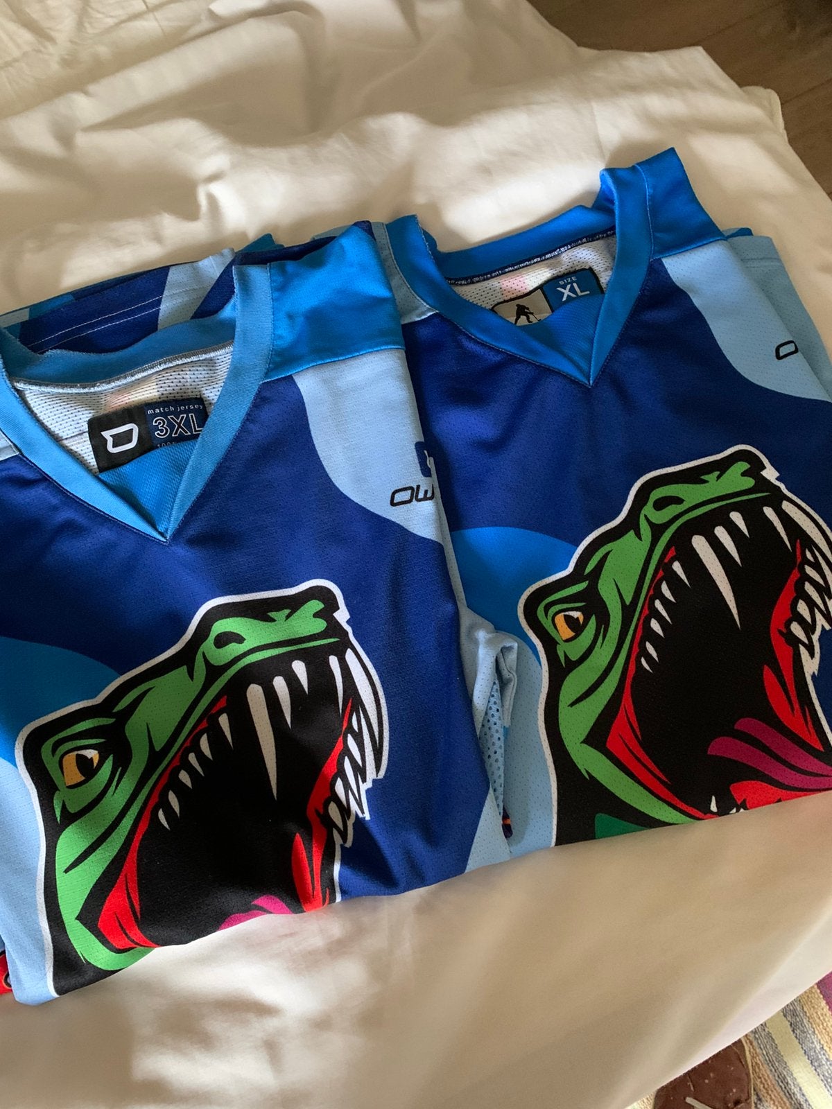 Ijshockey shirts te koop verschillende maten, Sport en Fitness, Ophalen of Verzenden, Zo goed als nieuw