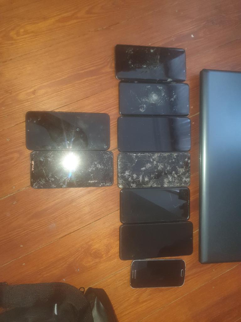 Téléphone portable Samsung avec écran endommagé. Environ 67, Enlèvement ou Envoi