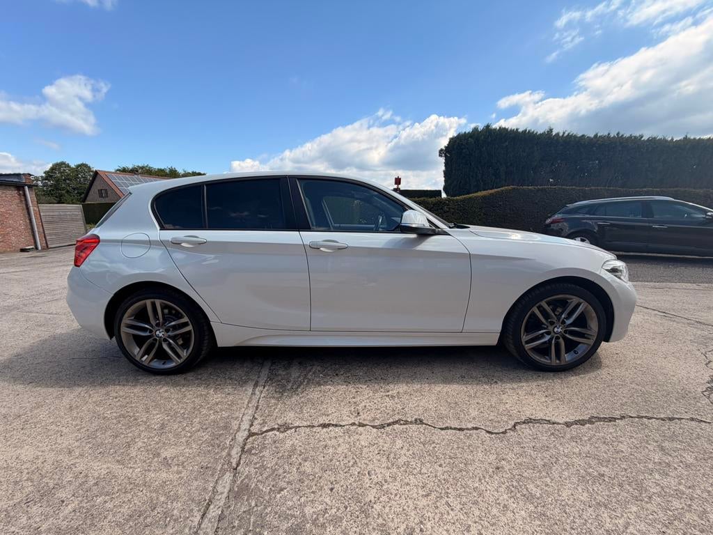 BMW 1 SERIE 118i✅BENZINE M PACK LED GARANTIE AIRCO ALCANTARA, Auto's, BMW, 100 kW, 1498 cc, 110 g/km, Alcantara