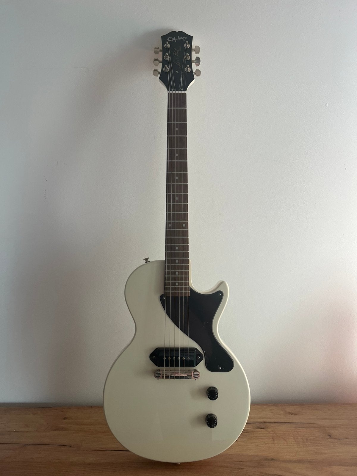 Epiphone Les Paul Junior + 15G Amp – Classic White, Muziek en Instrumenten, Ophalen, Zo goed als nieuw, Epiphone, Met versterker