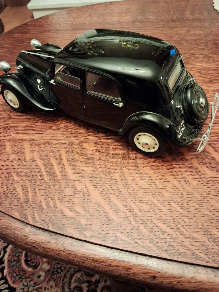 Modelauto Citoen traction 11B 1/18, Hobby & Loisirs créatifs, Enlèvement, Comme neuf