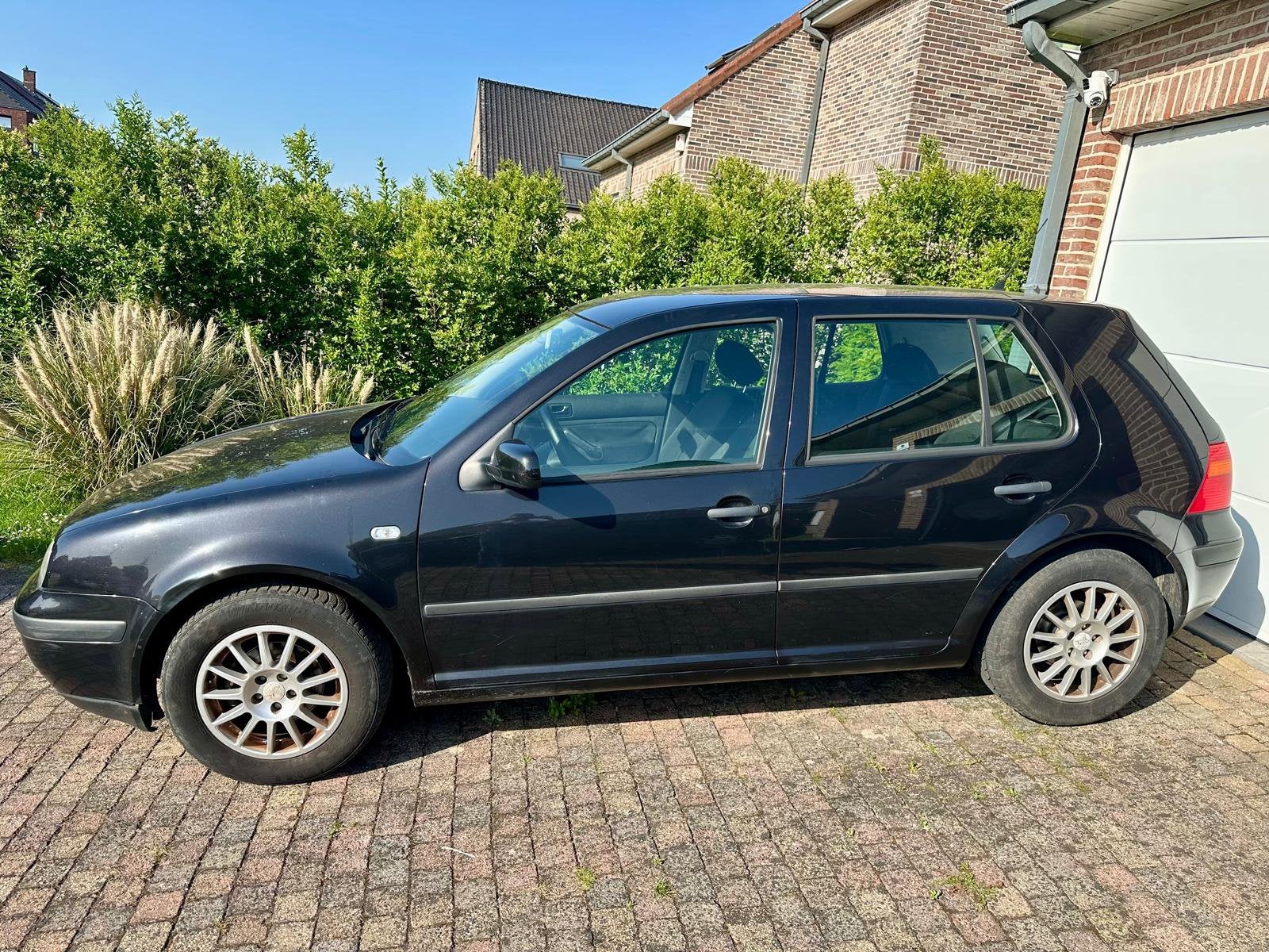 VW GOLF 4 - BENZINE LEZ OK 2030 - GEKEURD V Verkoop !! AIRCO, USB, Achat, Boîte manuelle, Essence