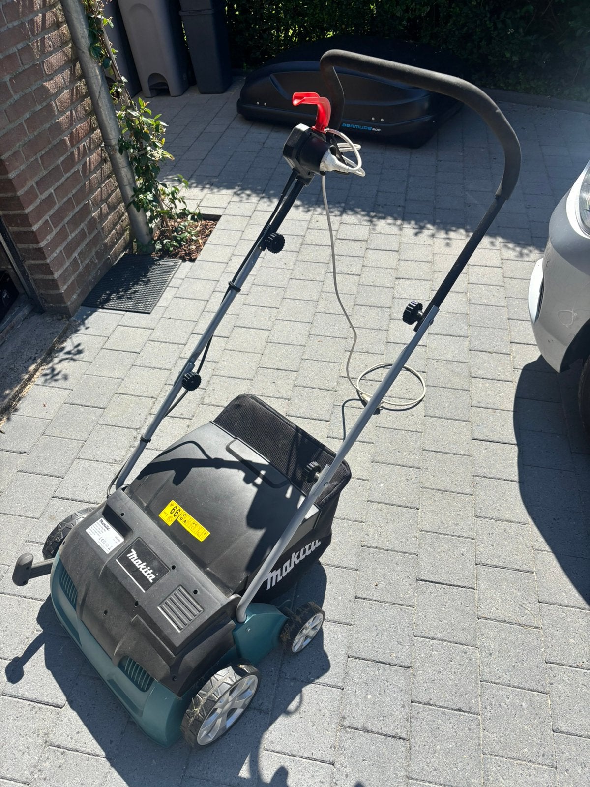Scarificateur électrique MAKITA avec profondeur réglable, Enlèvement, Comme neuf, Électrique