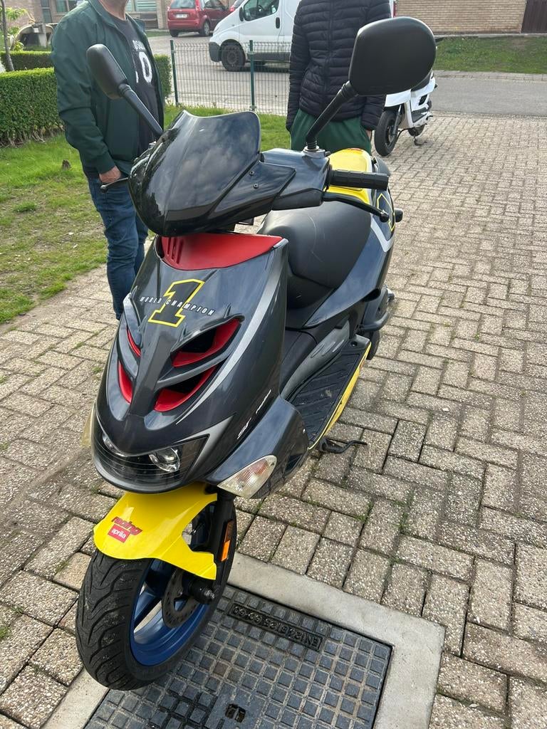 Aprillia sr 50 injectie h2O, Ophalen, Tweetakt, Nieuw, Klasse A (25 km/u)