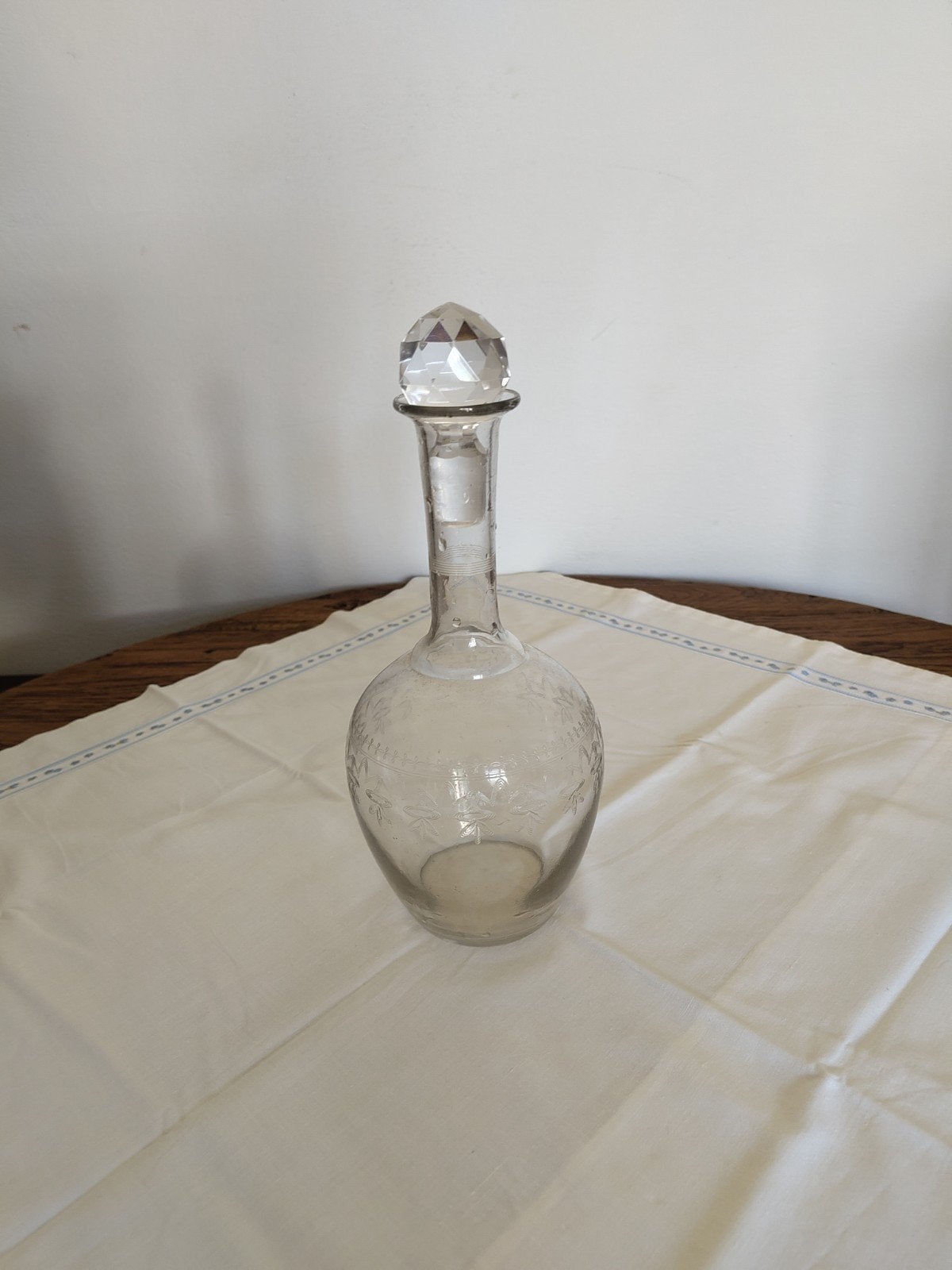 Baccarat vintage kristallen karaf, versierd met gegraveerde, Antiek en Kunst, Ophalen