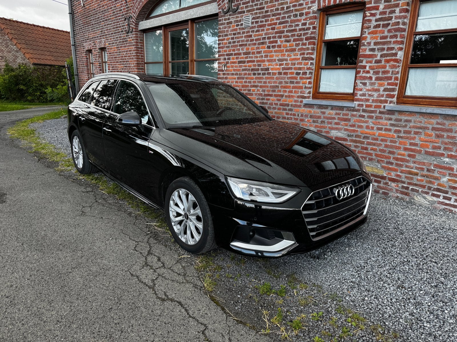 AUDI A4  2022 - 35 TDi S-Tronic Mild-Hybrid 180.000 km Pano, Autos, Achat, Euro 6, A4, Hybride Électrique/Diesel