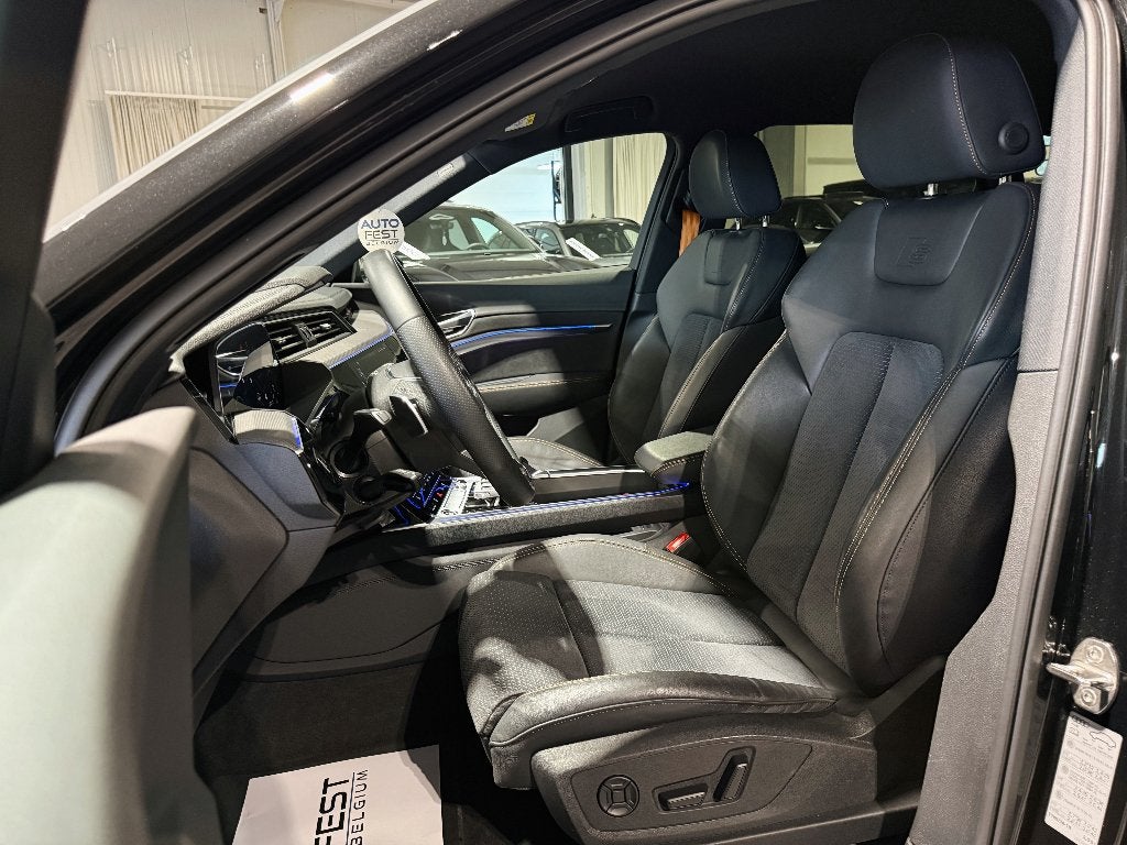 Audi E-Tron 55 Quattro S-Line ‘Black Edition’ - Garantie, Auto's, Automaat, Dealer onderhouden, Zwart, Zwart