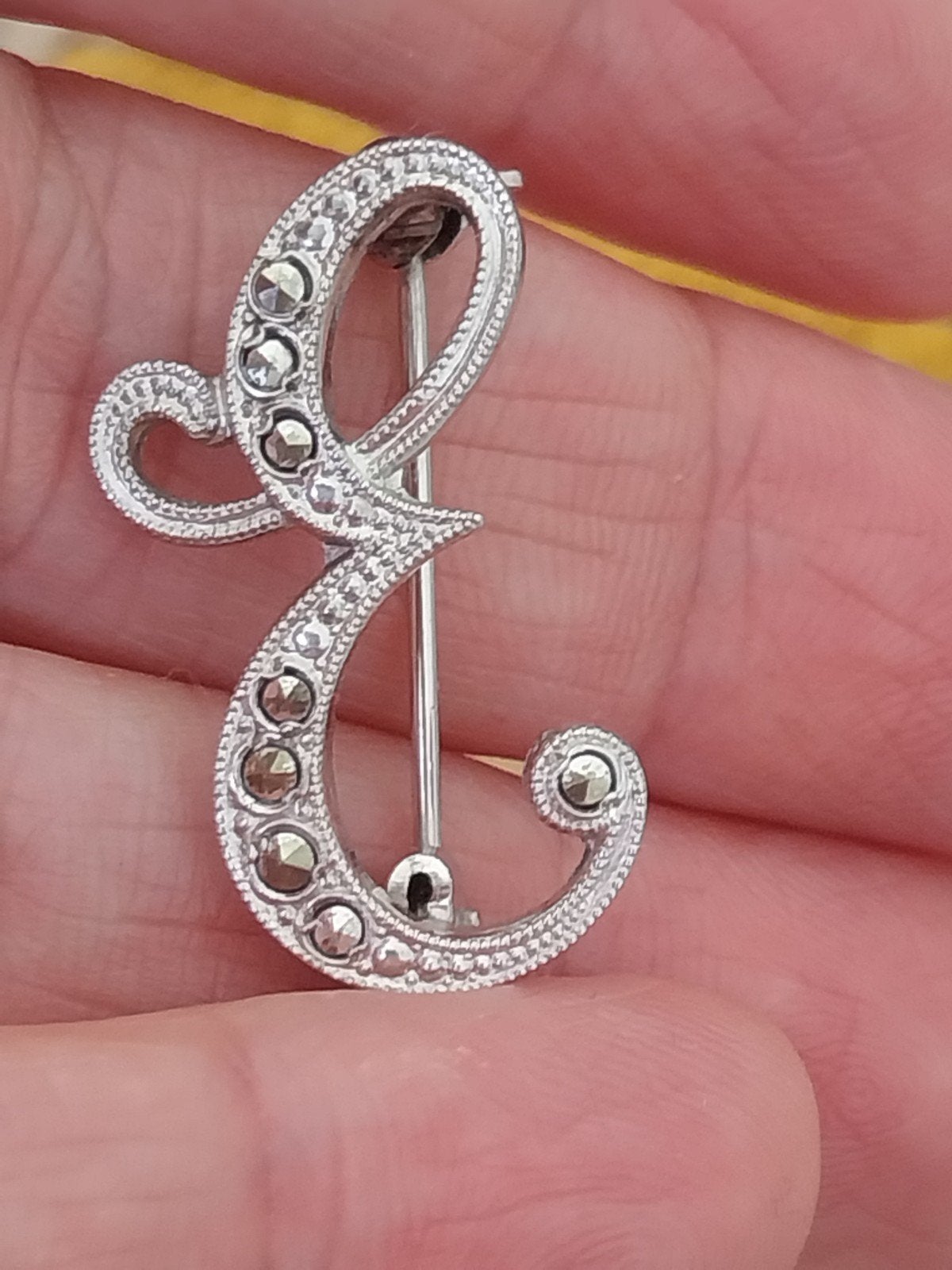 Vintage Zilveren Broche "Letter E" met Markasiet – Gehalte 8, Ophalen of Verzenden