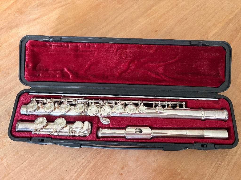 Dwarsfluit Yamaha met metronoom en partituren staander, Enlèvement, Utilisé, Flûte traversière, Avec valise ou sac
