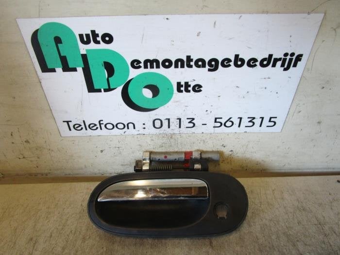 Portiergreep 2Deurs links van een Nissan Almera (Almera 02-), Gebruikt, -, -, Ophalen of Verzenden