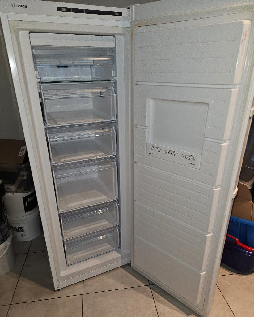 Bosch diepvries 195 liter, Elektronische apparatuur, Zo goed als nieuw, 140 tot 160 cm, Ophalen, Vrieskast