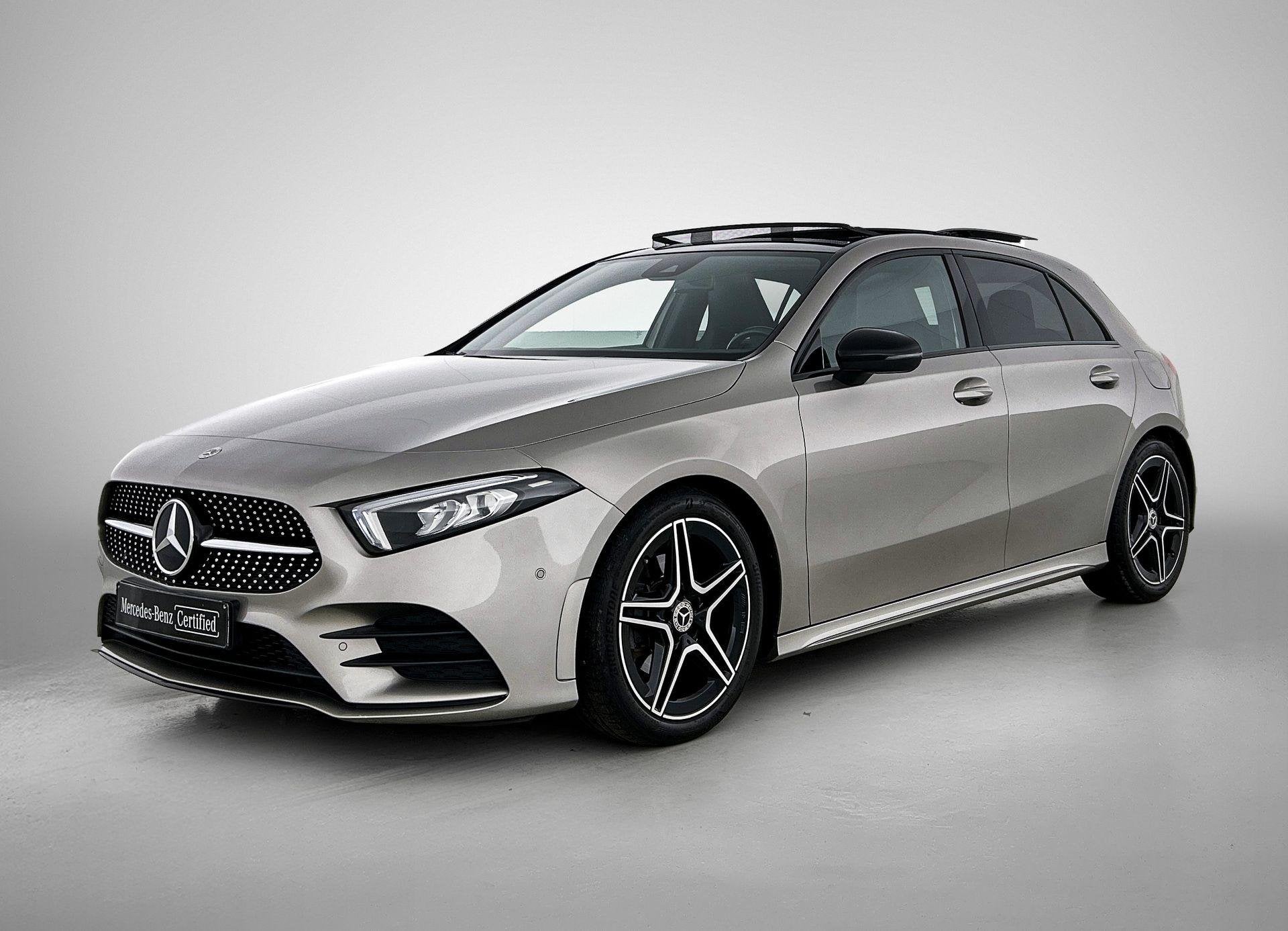 Mercedes-Benz A-klasse 180 Hatchback AMG Line | Panoramisch, Auto's, Dealer onderhouden, Gebruikt, 4 cilinders, 136 pk