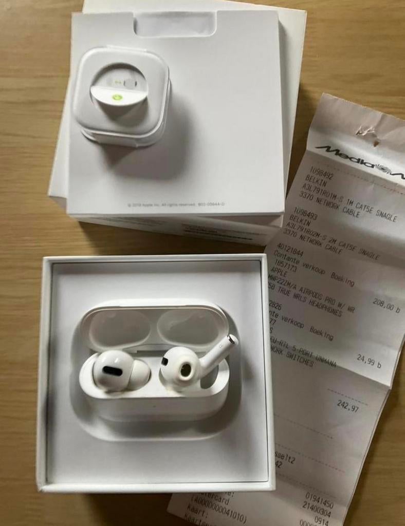 Airpods pro …., Ophalen of Verzenden, Zo goed als nieuw