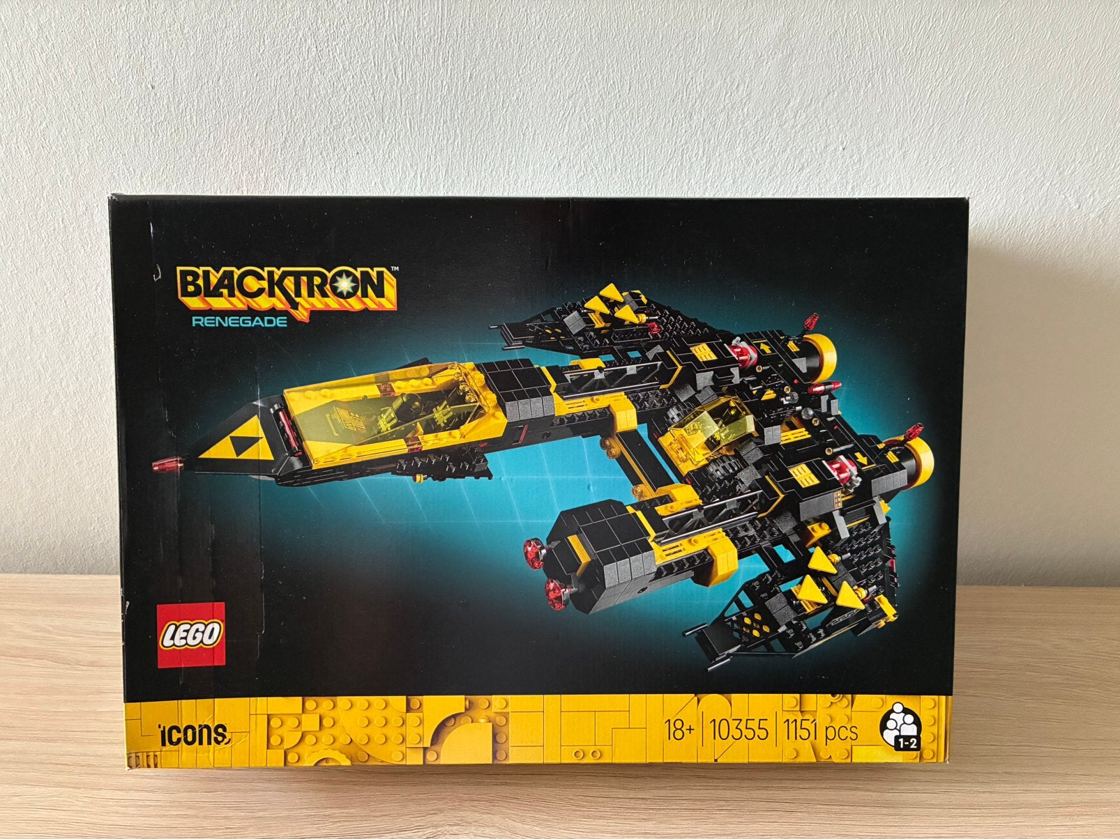 LEGO Icons 10355 Blacktron Renegade Ruimteschip + display, Kinderen en Baby's, Speelgoed | Duplo en Lego, Ophalen, Lego, Zo goed als nieuw