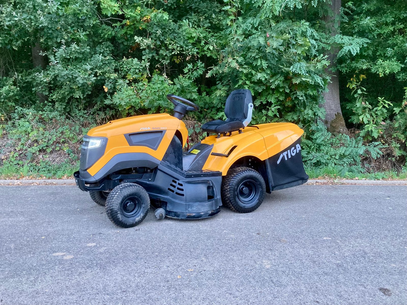 tracteur de pelouse Stiga Estate, Jardin & Terrasse, Enlèvement, Utilisé, Démarrage électrique