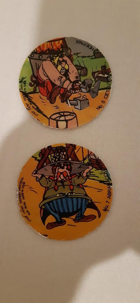 Abraracourcix et Hofenix, 2 photos, Collections, Personnages de BD, Enlèvement ou Envoi, Astérix et Obélix, Comme neuf, Image, Affiche ou Autocollant