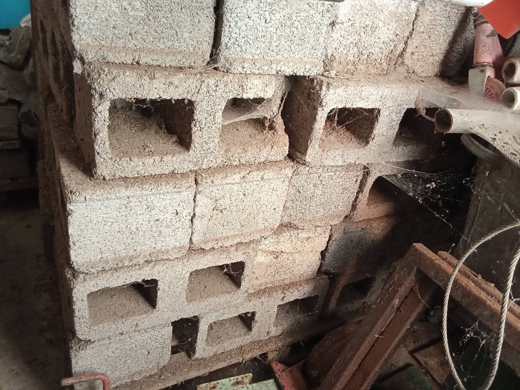 Oude betonstenen, Ophalen, Gebruikt