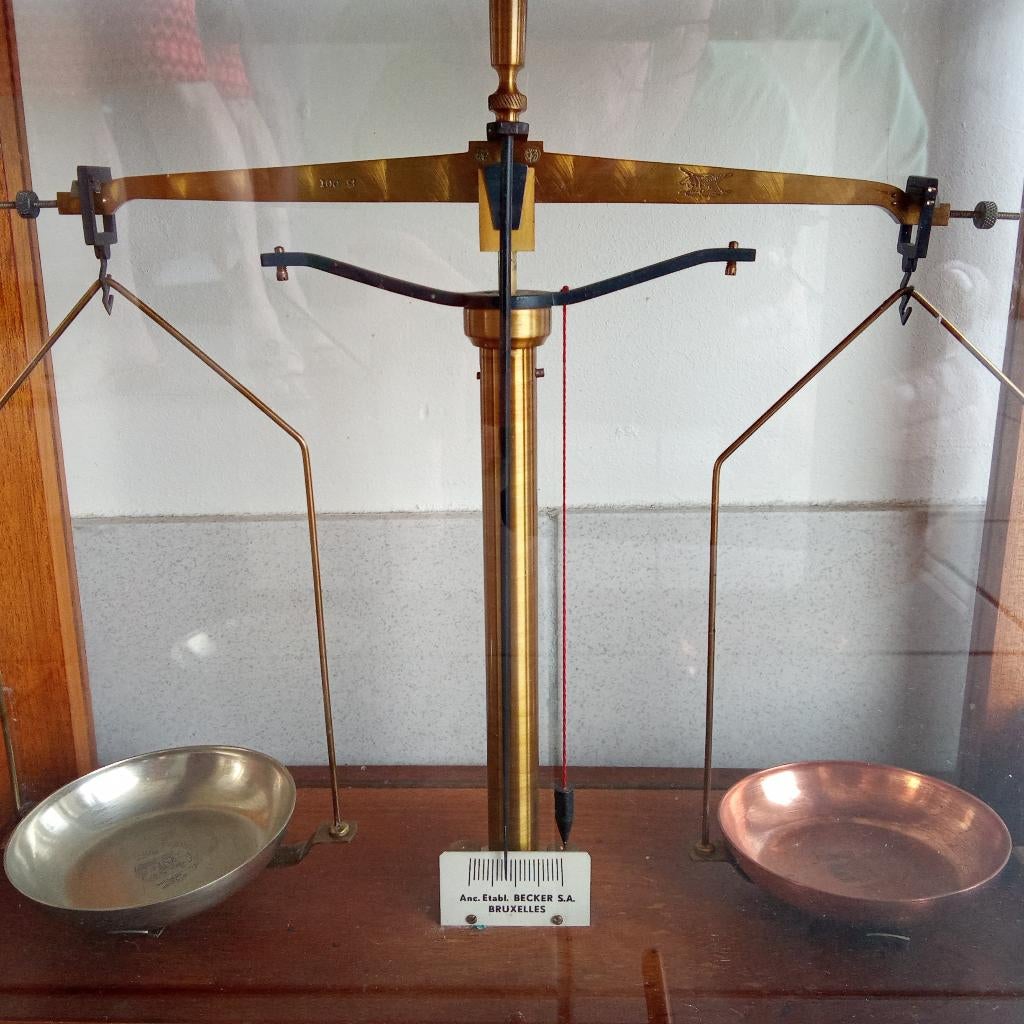 APOTHEKERSWEEGSCHAAL, Ophalen