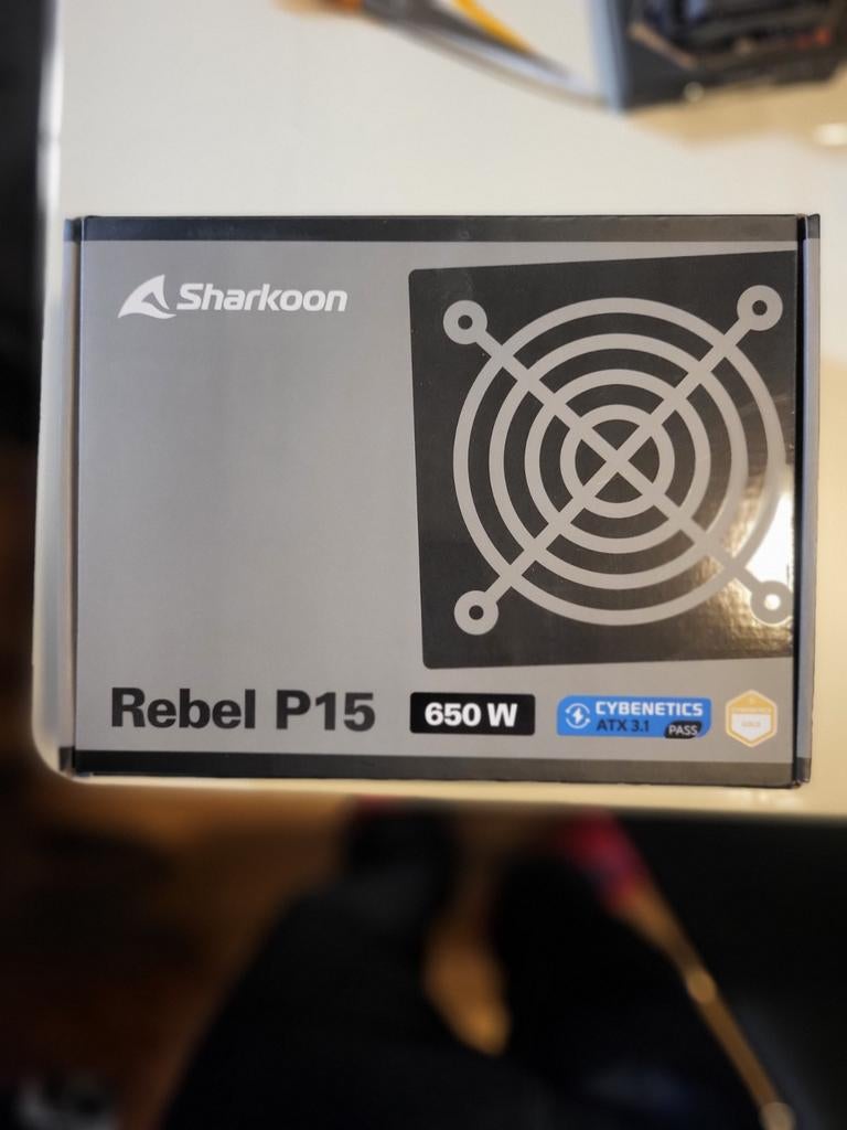 Sharkoon P15 ATX 3.1 Gold cybernetics voeding 650w, Informatique & Logiciels, Alimentations internes, Enlèvement ou Envoi