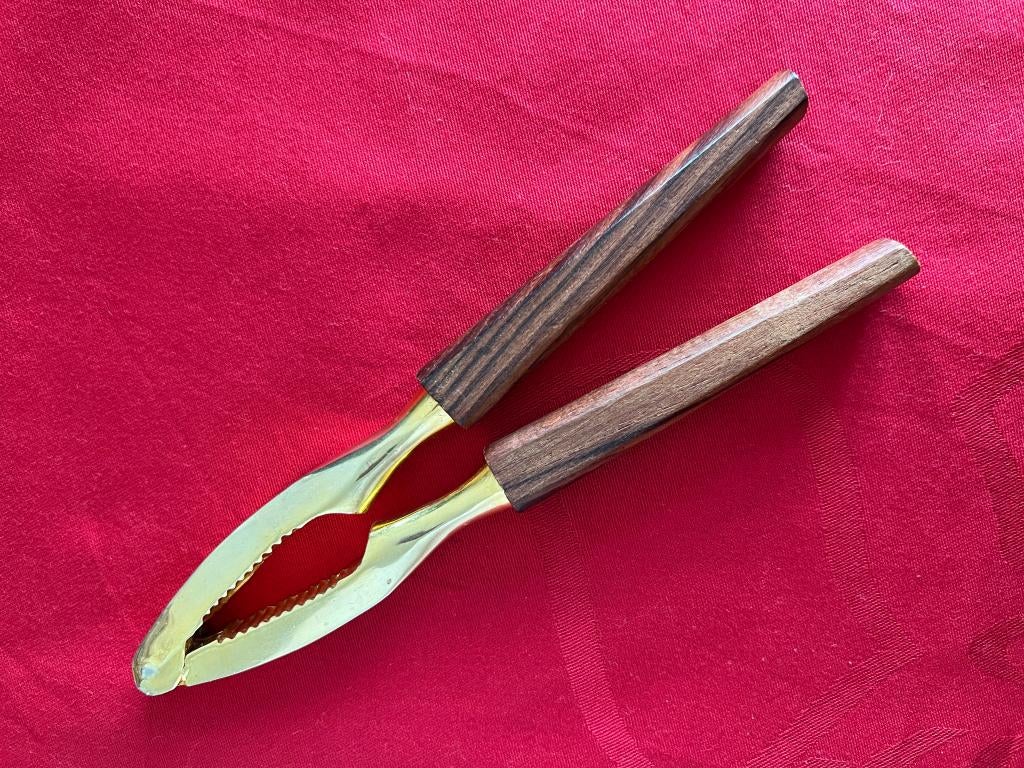 Casse-noix en métal doré et manche en bois, Enlèvement ou Envoi