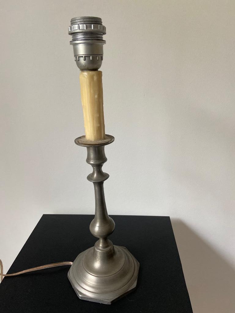 Tinnen lampedaire, Enlèvement