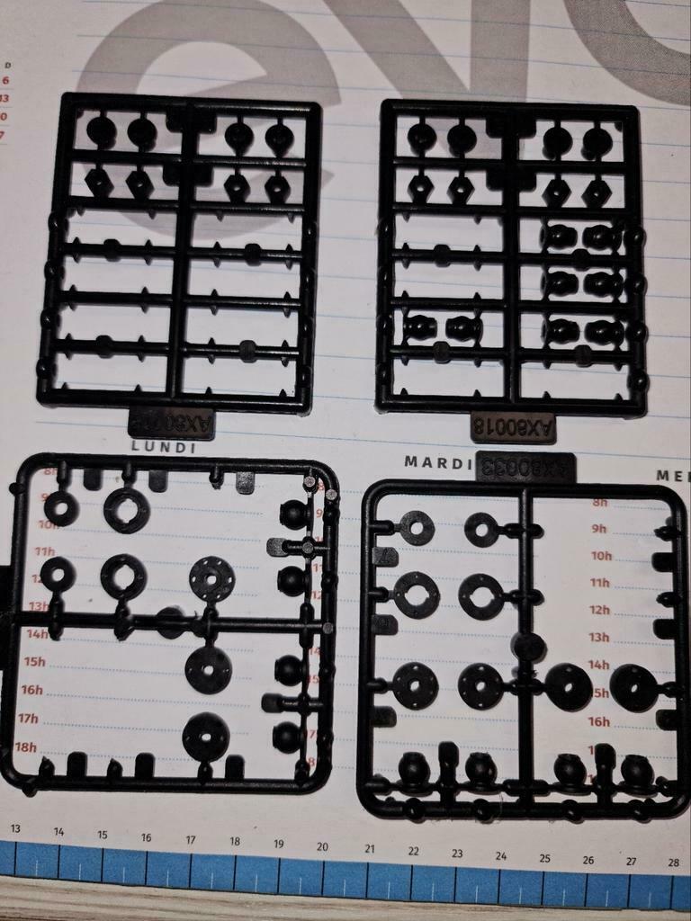 small technical parts Axial plastic, Neuf, Échelle 1:10, Enlèvement ou Envoi, Pièce